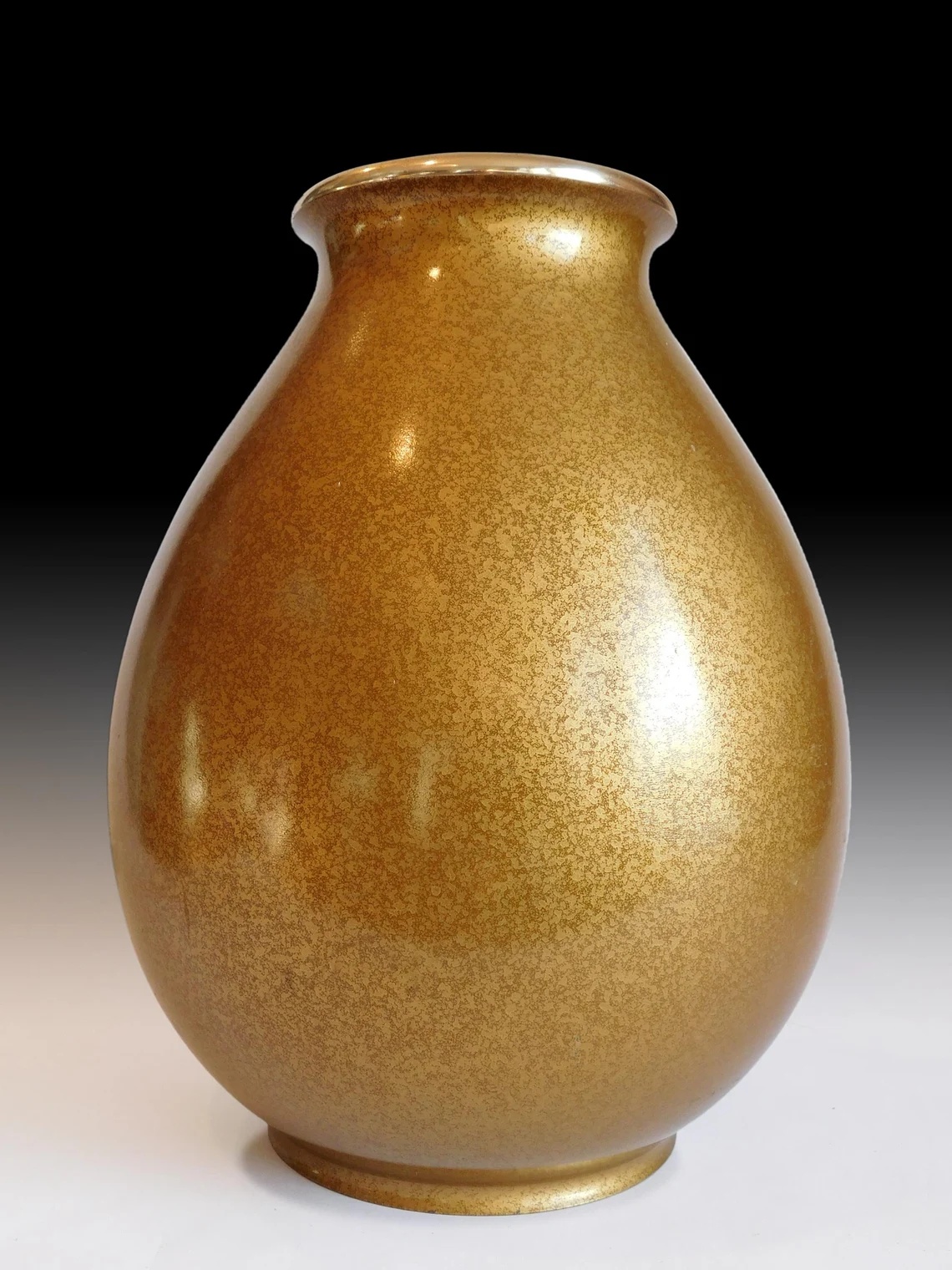 Ikebana Kiku Vase