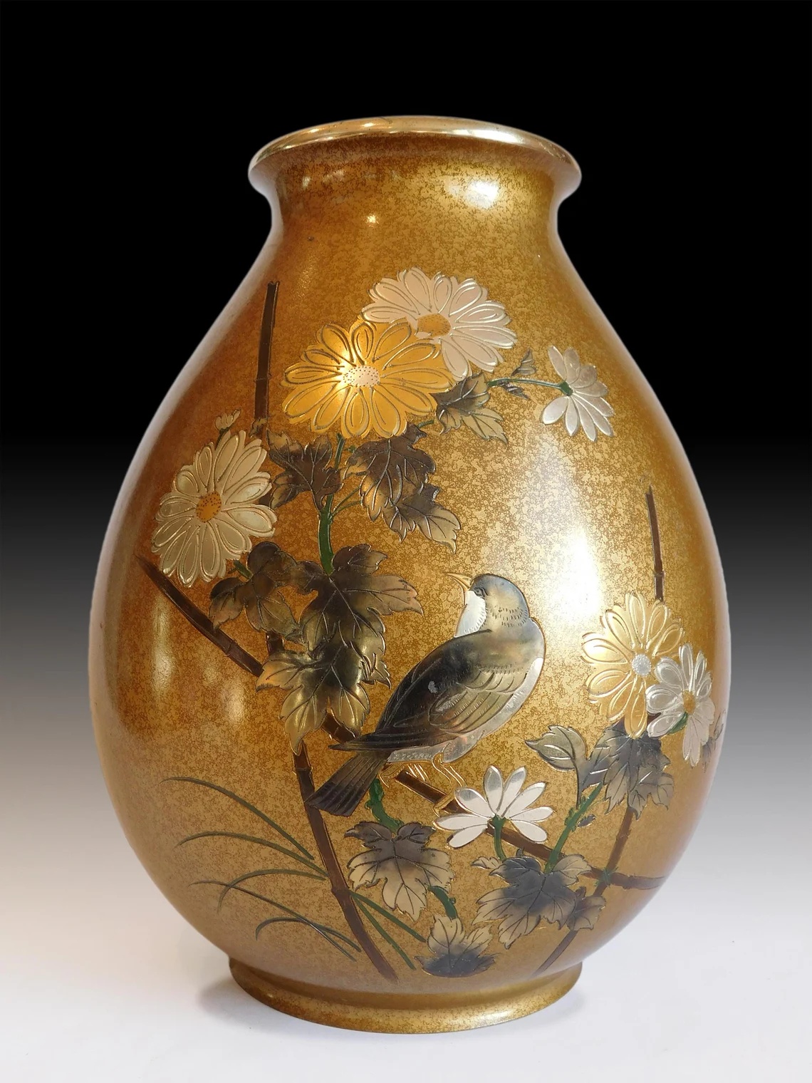 Ikebana Kiku Vase