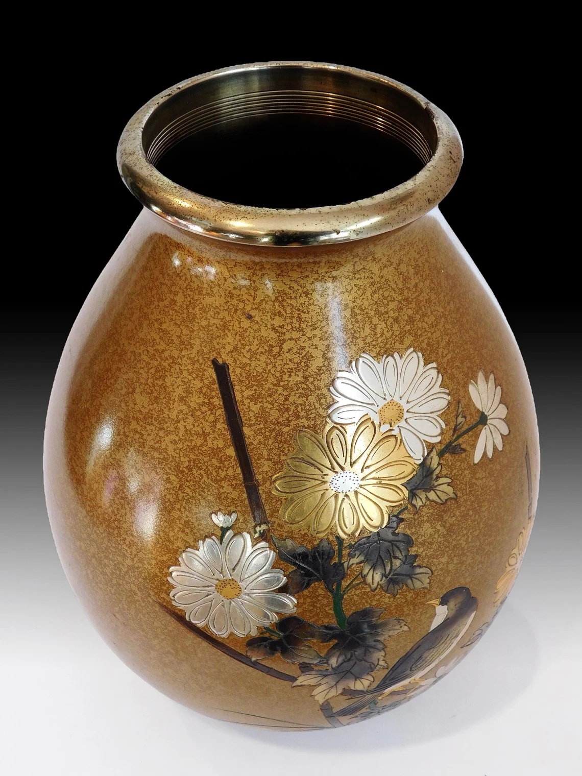Ikebana Kiku Flower Vase