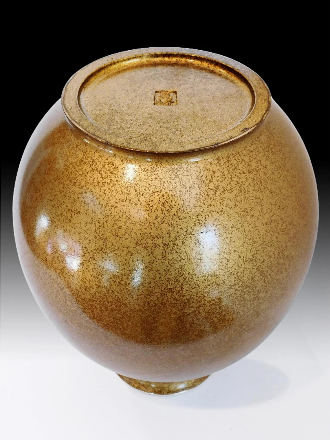 Ikebana Kiku Flower Vase