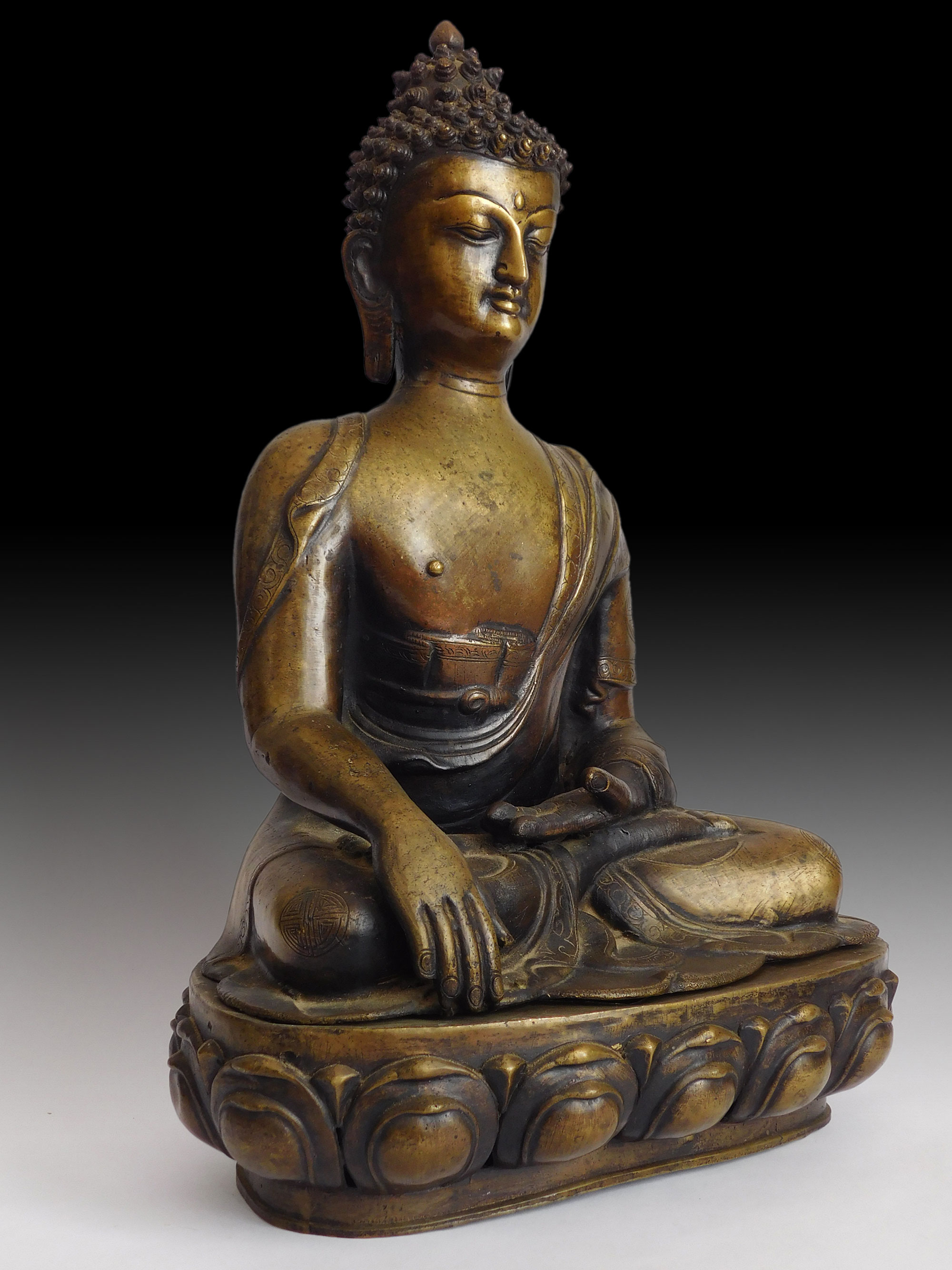 19th Century Earth Witness Buddha 18in H 曼德勒大佛