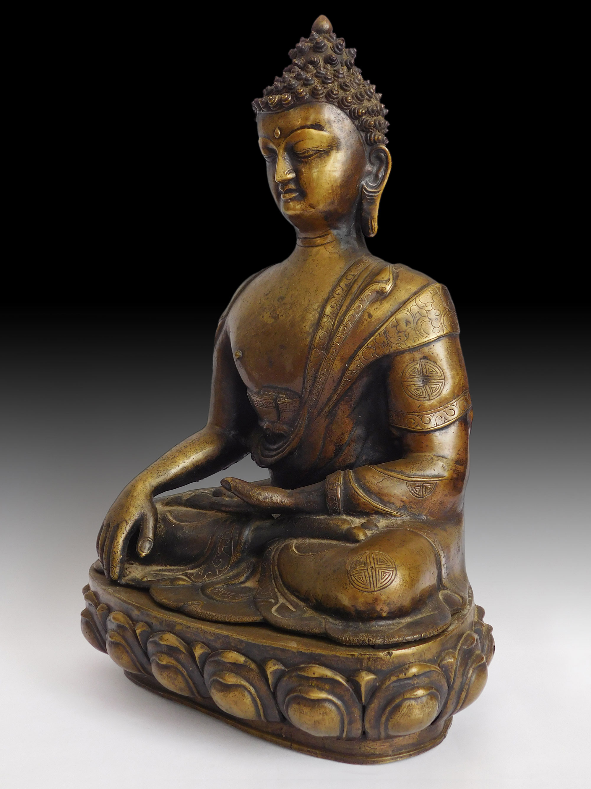 19th Century Earth Witness Buddha 18in H 曼德勒大佛