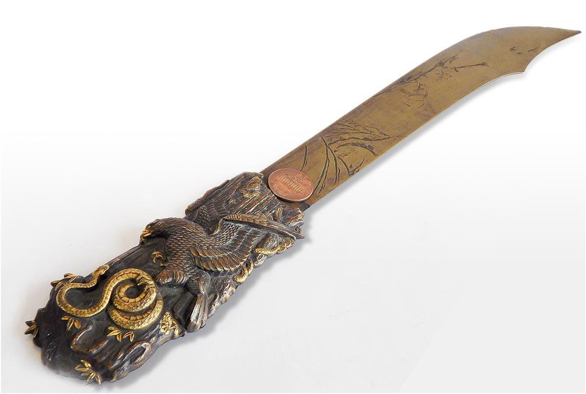 Shakudo Bronze Eagle Catching Snake Antique Japanese Page Turner Scroll Weight Scholar Utensil 赤銅金鷹書擺件