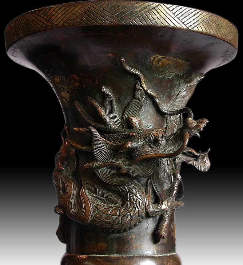 Dragon Bronze Koro close-up