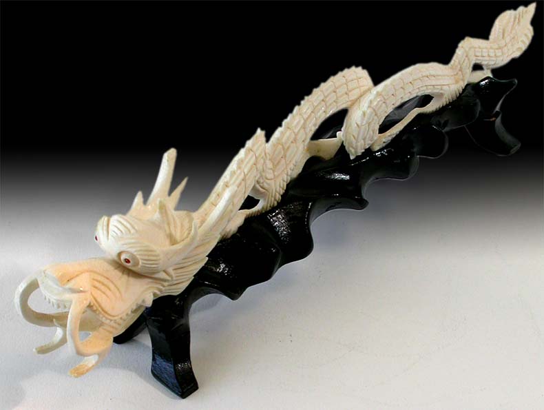 Chinese Frolicking Looping Dragon 