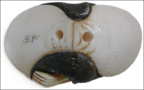 netsuke signature Bunaki