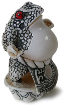 Wrestler Frog Netsuke