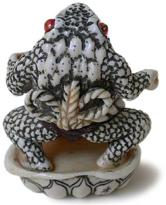 Wrestler Frog Netsuke