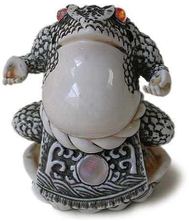 Wrestler Frog Netsuke