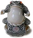 Wrestler Frog Netsuke