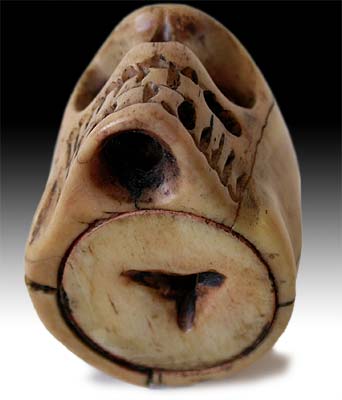 Skull Pill Box Netsuke bottom
