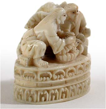 Sennins Catching Frog Child Netsuke
