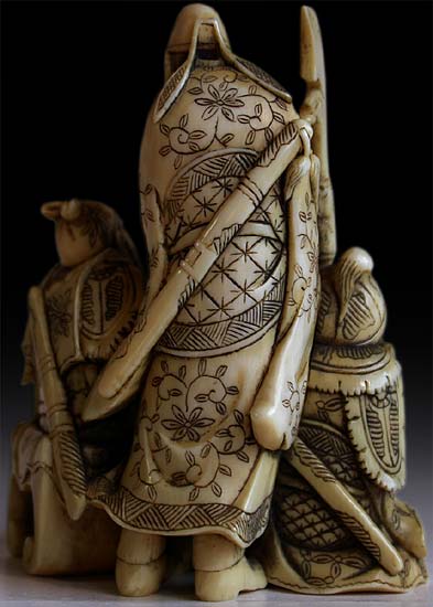 Three Heros Netsuke back