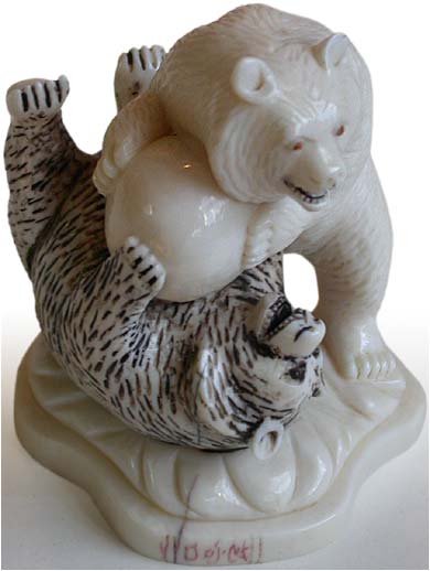 Bears Fight for Global Domination Netsuke