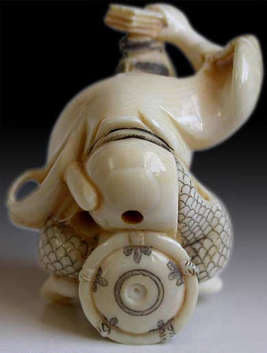 Drummer Netsuke back