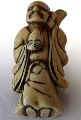Gama Sennin Netsuke bottom