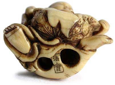 Benkei Stealing Bell Netsuke Hojitsu Signature