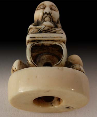  Kanu Ivory Seal Netsuke