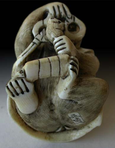 Netsuke Connoisseur Monkey Sig Masanao