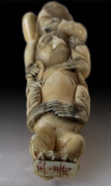 Monkeys Sashi Netsuke Sig Gyokuju