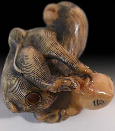 Monkey Rat Catcher Netsuke Sig