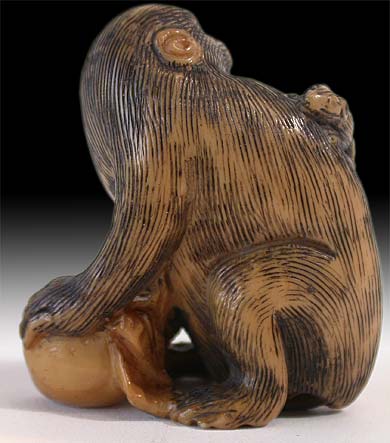Monkey Rat Catcher Netsuke back