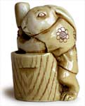 Moon Rabbit Netsuke lt