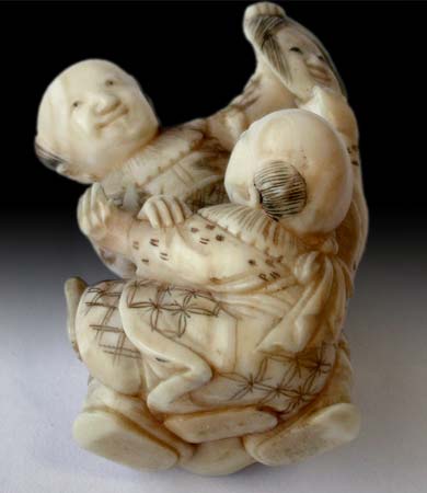Play Fighting Karako Netsuke