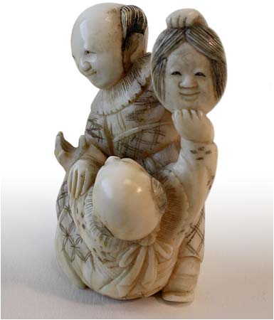 Play Fighting Karako Netsuke lt