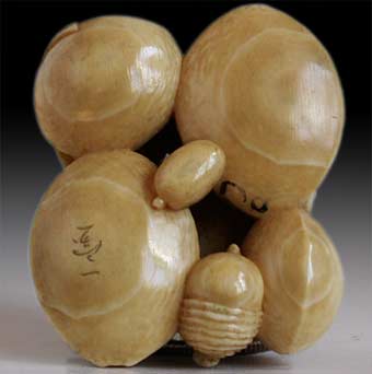 Nuts Cluster Netsuke Signed Ippo