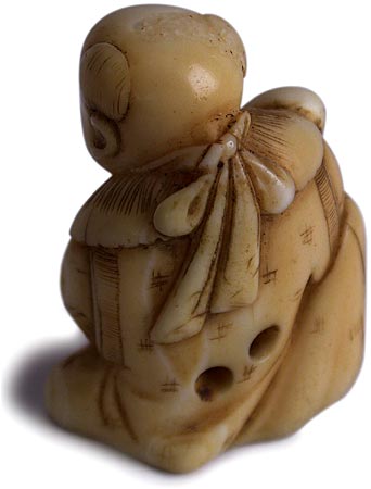 Karako Rabbit Netsuke back