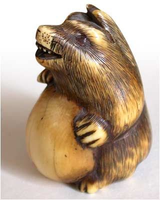 Drunken Badger Netsuke lt