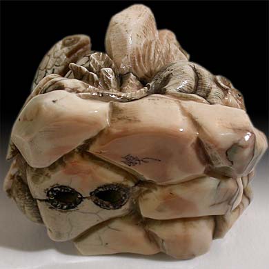 Snake and Mouse Netsuke bottom