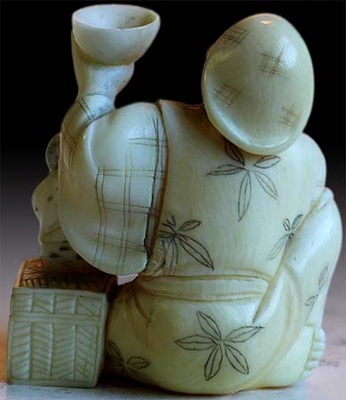 Sparrow Trainer Netsuke back