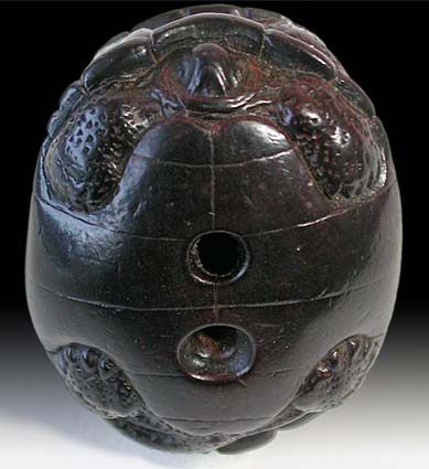 Three Turtles Carved Horn Netsuke