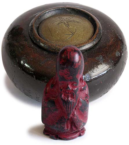 Fukurokuju Maple Leaf Kurawa Ashtray Netsuke