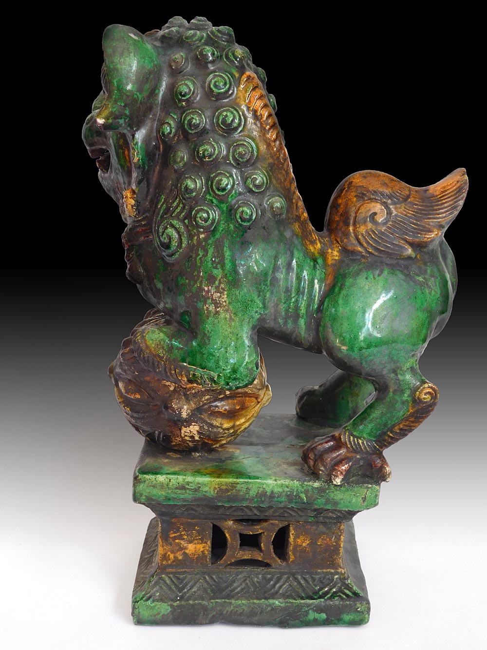 Guardian Lion ceramic Statue
