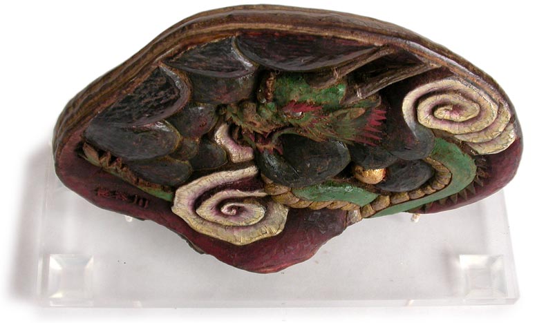 Dragon Lingzhi Carving
