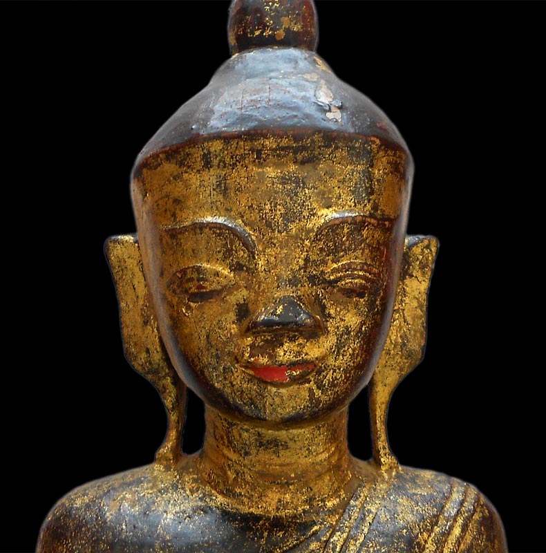 Arakan Buddha close-up