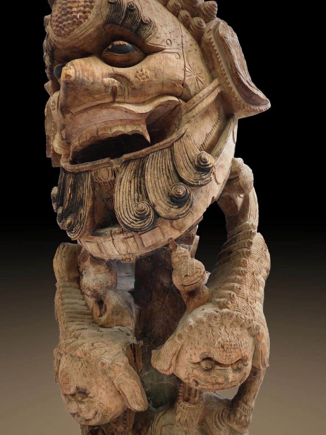 Antique Chinese Guardian Lion Pillar Strut